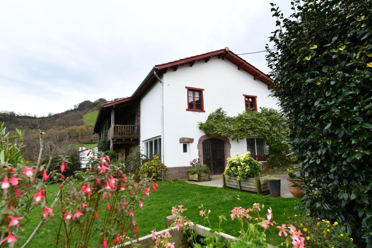 Ferme Ithurburia Saint-Michel  Ngoại thất bức ảnh